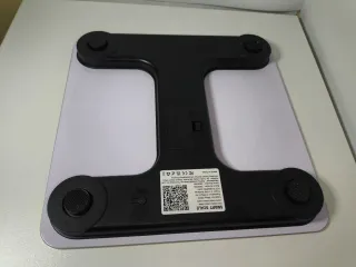 Báscula inteligente blanca