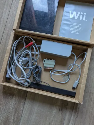 Nintendo Wii Mario Kart Pack Console