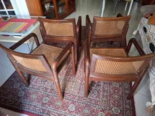 Set di 4 sedie in legno a nido d'ape antiche