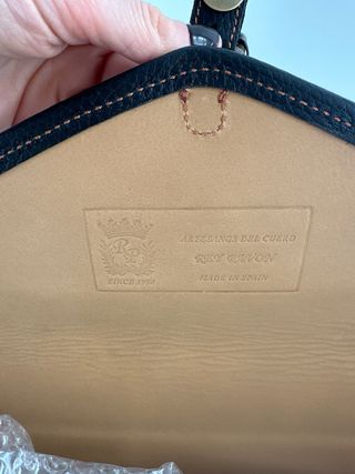 Funda Portátil Cuero Rey Pavón Negra/Beige