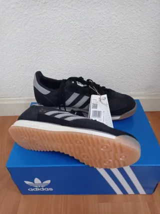 Zapatillas Adidas SL 72 Negras y Plateadas