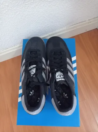 Zapatillas Adidas SL 72 Negras y Plateadas