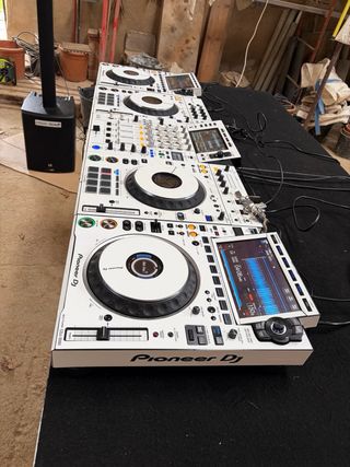 Pioneer DJ XDJ-XZ Blanca + Funda acolchada