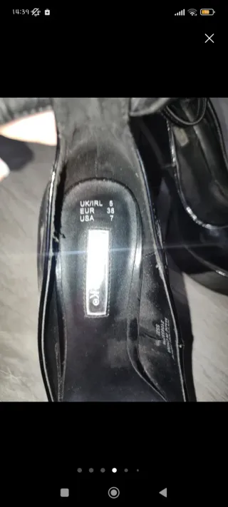 Tacones negros plataforma y pulsera