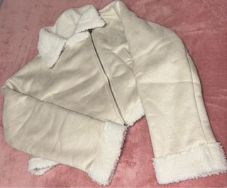 Chaqueta Beige y Blanca