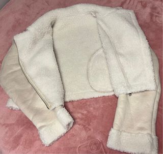 Chaqueta Beige y Blanca