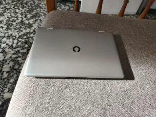 Portátil Convertible Plata y Negro