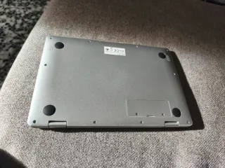 Portátil Convertible Plata y Negro