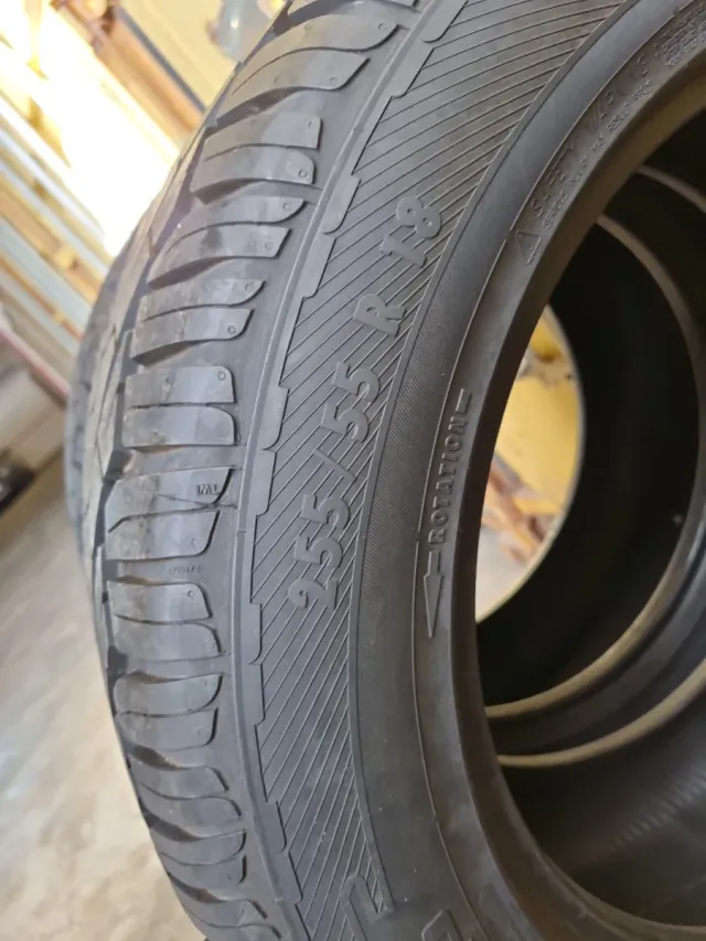 Vendo 2 Neumáticos en perfecto estado^