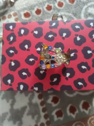 Joyería de plata con piedras de colores