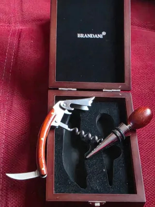 Cofanetto BRANDANI apribottiglie e tappo