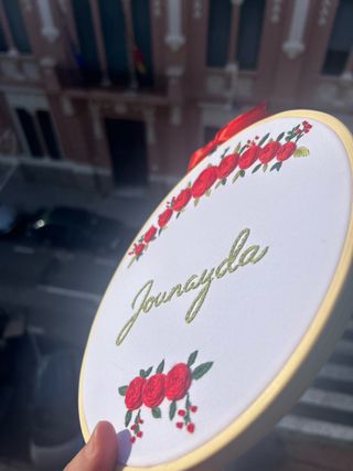 Marco bordado con nombre Journayda
