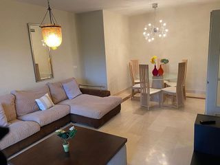 Piso en alquiler en Nueva Andalucía centro en Marbella