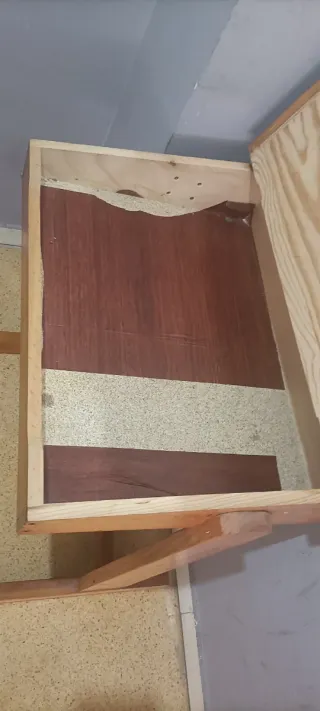 Pupitre de madera antiguo