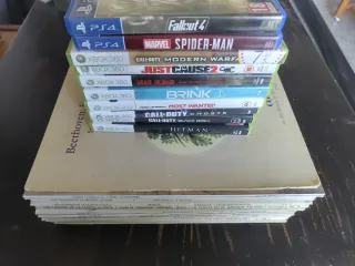 Lote Videojuegos 2 de PS4 y 8 Xbox 360 y 31vinilos