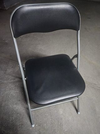 Silla plegable negra de metal