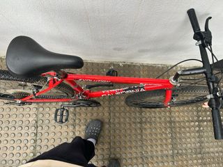 Bicicleta de montaña California Roja