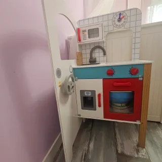 Cocinita infantil de madera