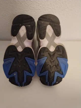 Adidas Falcon Negro y Rosa