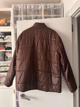 Abrigo acolchado marrón