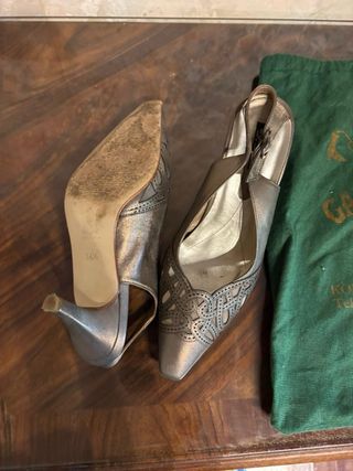 Zapatos de mujer plateados