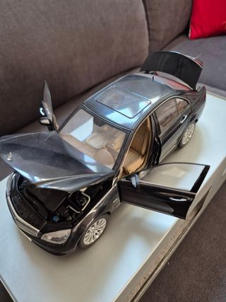 Mercedes-Benz Clase C W204 AutoArt 1:18 – Dealer