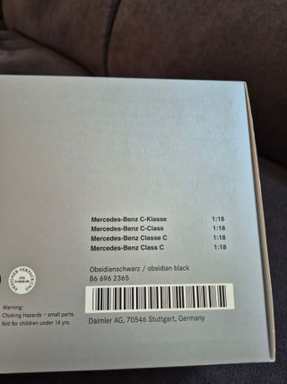 Mercedes-Benz Clase C W204 AutoArt 1:18 – Dealer