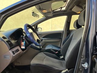 Mitsubishi Grandis 2006