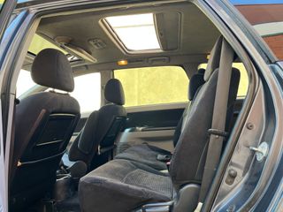 Mitsubishi Grandis 2006