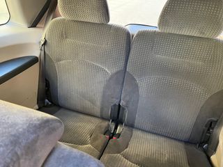 Mitsubishi Grandis 2006