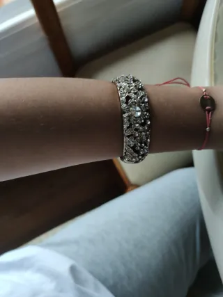 Pulsera Bangle Dorada con Cristales