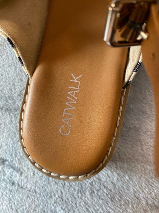 Sandalias de cuña a rayas