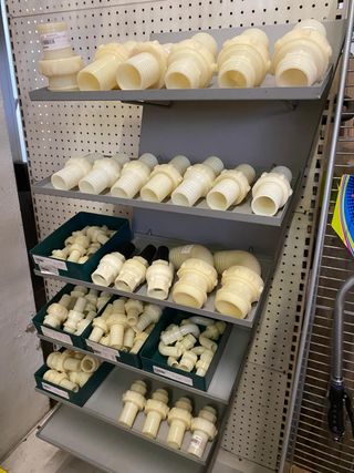 Raccordi portagomma e valvole nylon