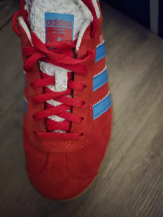 Zapatillas Adidas Gazelle Rojas y Azules