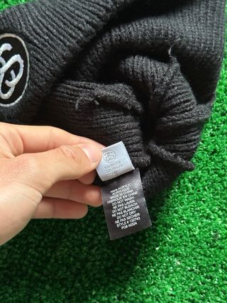 Cappello Stussy Nero con Pompon