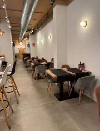 TRASPASO BAR RESTAURANTE- PIZZERIA ZONA EIXAMPLE