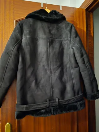 Cazadora forrada pelo Stradivarius Negra