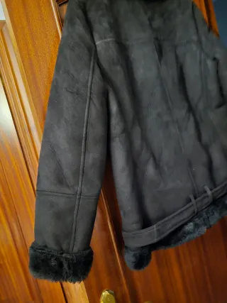 Cazadora forrada pelo Stradivarius Negra