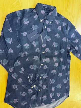 Camisa Hackett vaquera floral azul  y morada