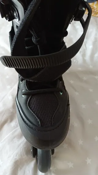 Patines en línea negros talla 37.