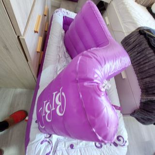 Piscina inflable infantil morada y blanca