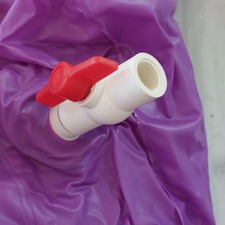 Piscina inflable infantil morada y blanca