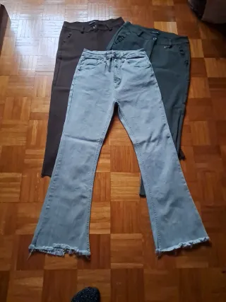 Pantaloni donna a zampa