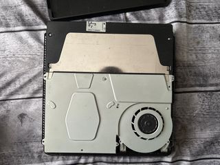 PS4 Slim Negra + Mando