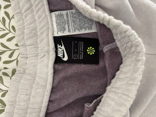 Pantalón corto Nike gris