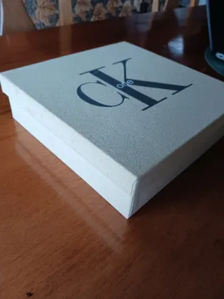 Caja Calvin Klein One Beige