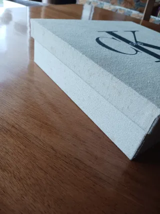 Caja Calvin Klein One Beige