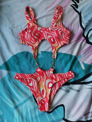 Trikini estampado naranja y rojo