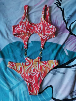 Trikini estampado naranja y rojo