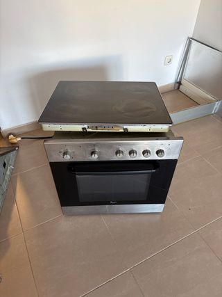 Horno con placa de inducción